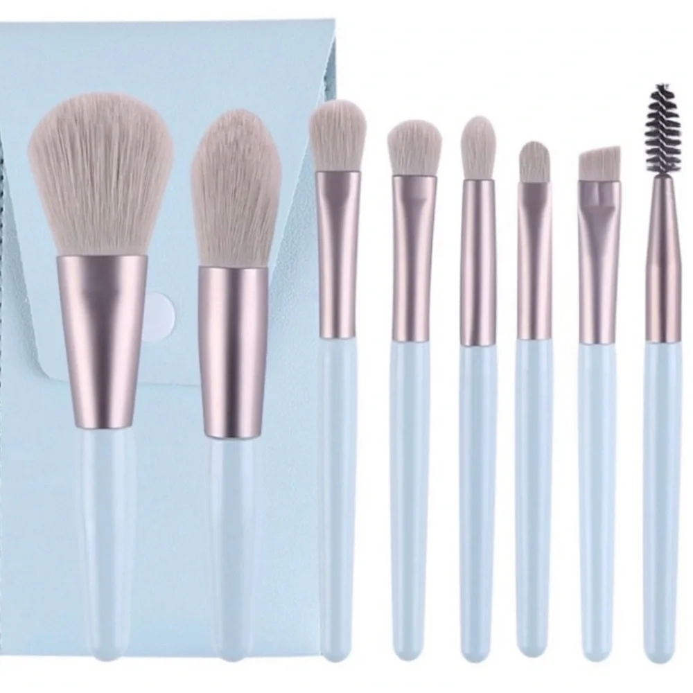 Makeup Brushes & 8 Pc.travel set